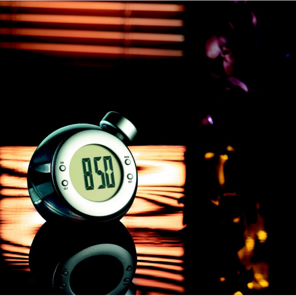 Brancaster's Liquid-Powered LCD Clock - Ilston
