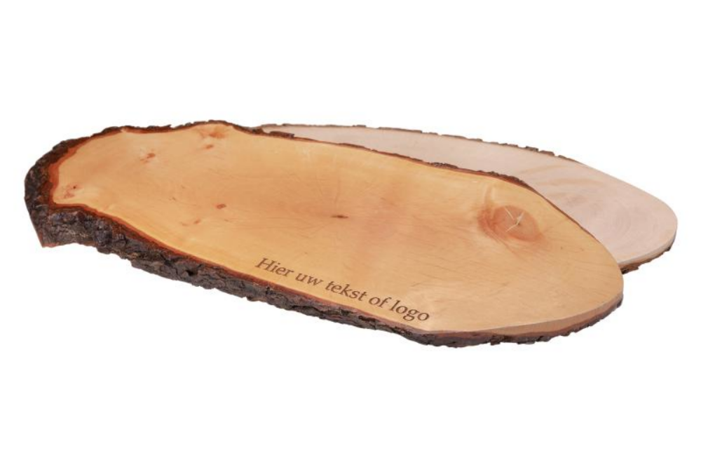 Customized alder serving board with bark - Lysekil