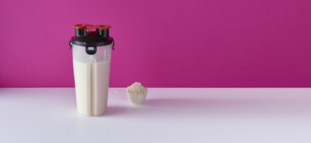 Protein-Shaker-Flasche mit zwei Fächern und zwei Ausgüssen - Bayerisch Gmain