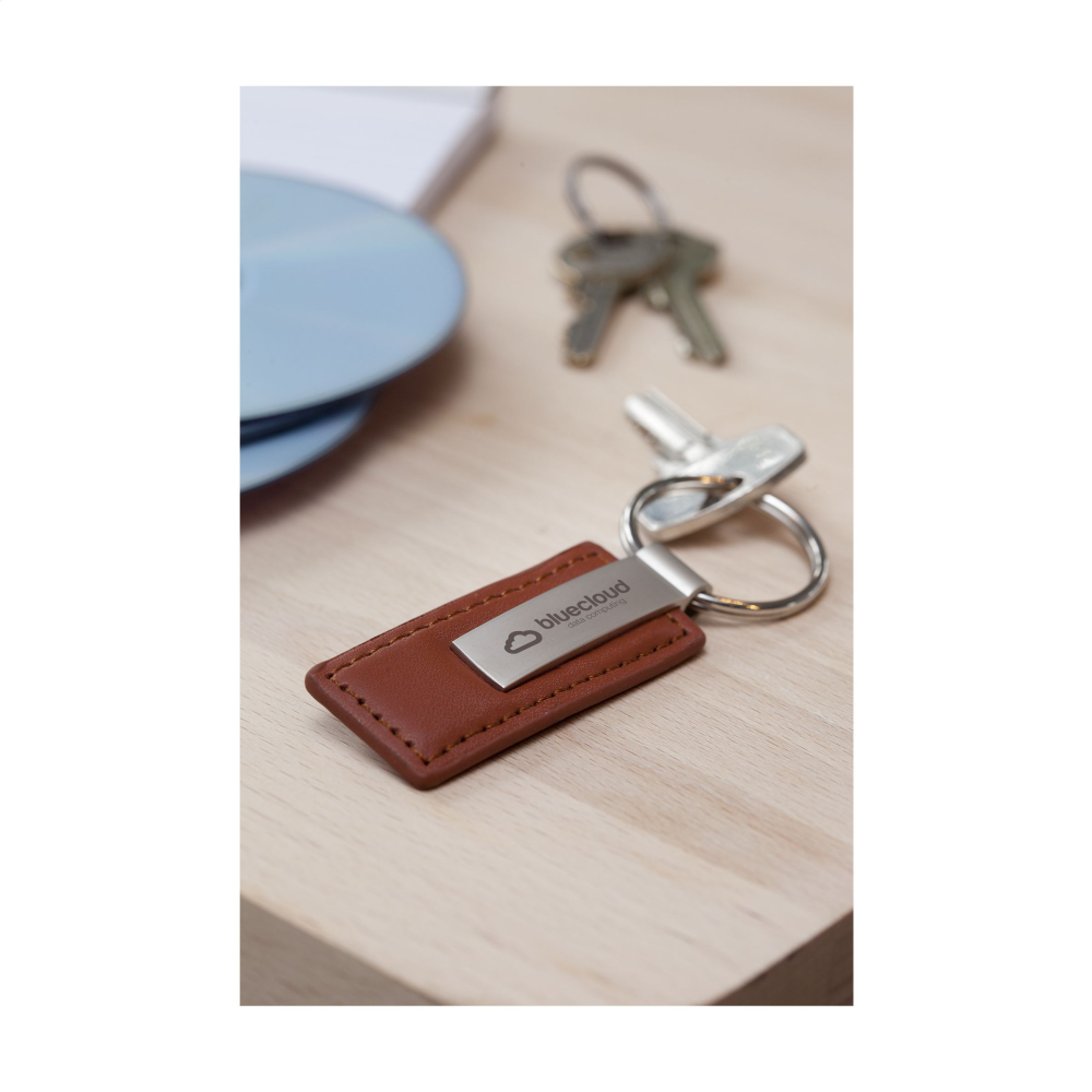 Porte-clés en métal mat avec étiquette en imitation cuir - Chanteloup-en-Brie