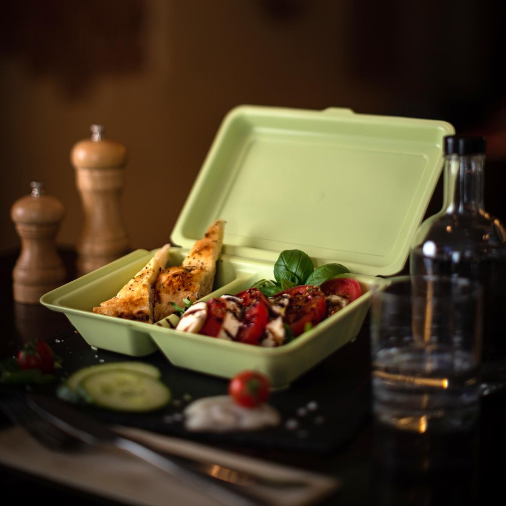A meal container that can be reused, designed for taking food on-the-go. - Pevensey *Pickering