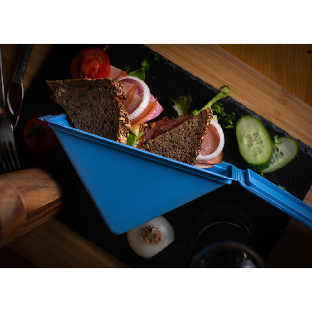A sandwich box that can be used multiple times, perfect for on-the-go usage - Dorking