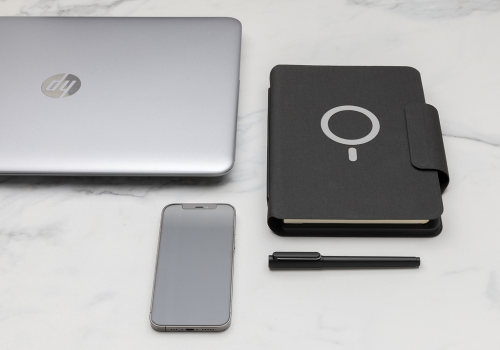 Notebook con caricabatteria wireless - Cervo