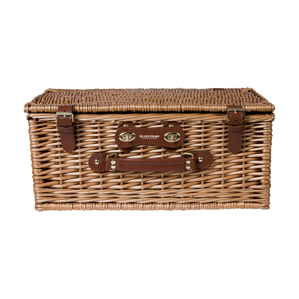 A willow picnic basket suited for 4 people, complete with accessories - Mundesley
