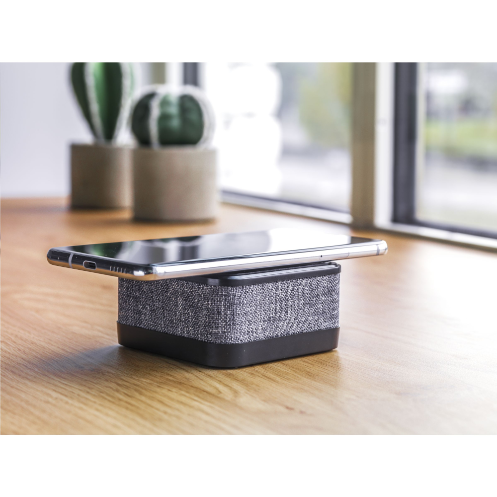 A fashionable Bluetooth speaker that also comes with a wireless charger - Kirkburton - Glasgow