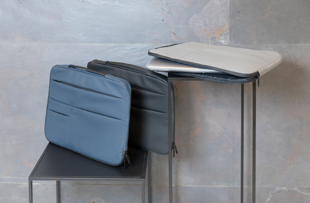 Elegant PU 15.6-inch Laptop Cover - Denham - Oakthorpe