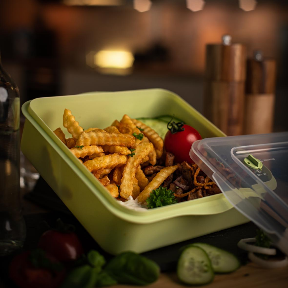 A take-out container with a removable cover that is safe for microwave use - Ashby-de-la-Zouch