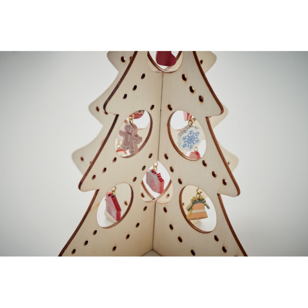 Sperrholz Silhouette Weihnachtsbaum mit 10 verschiedenen Ornamenten. Montage erforderlich - Riedenburg