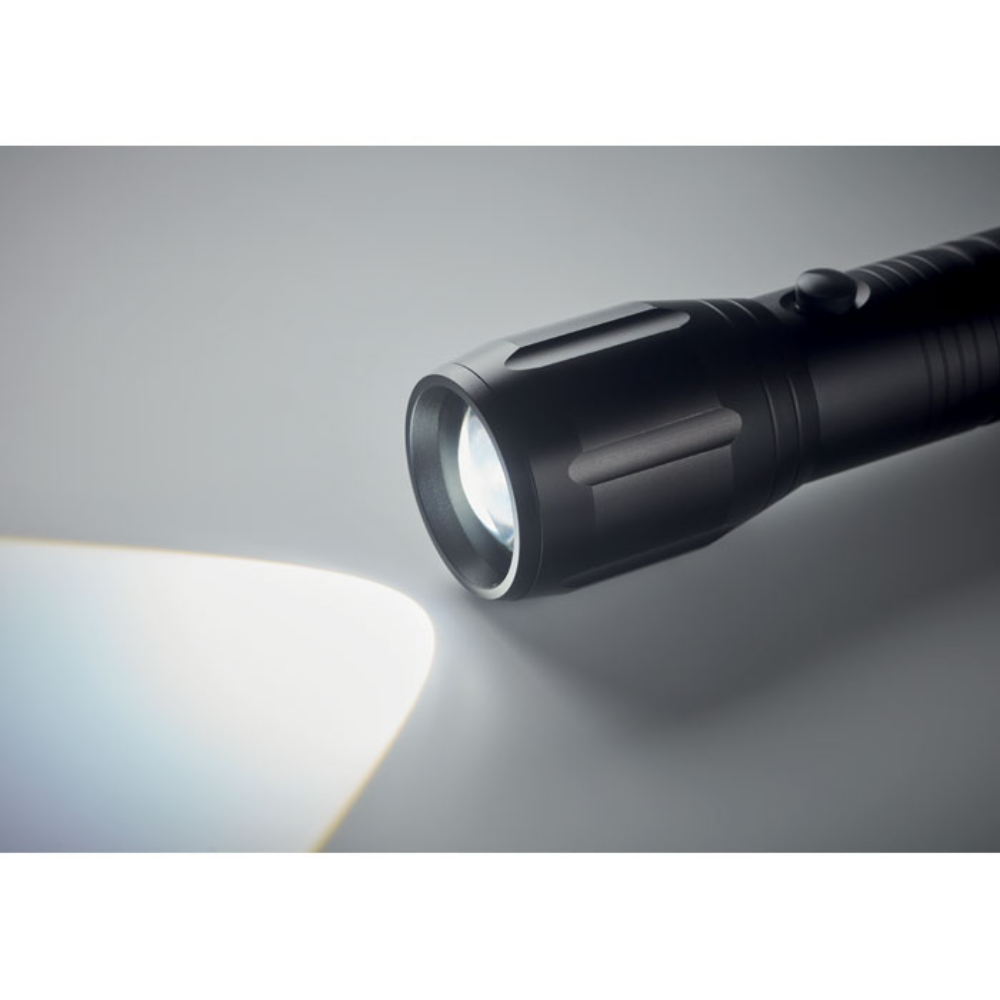 Linterna LED de aluminio con zoom y correa desmontable - Pepino