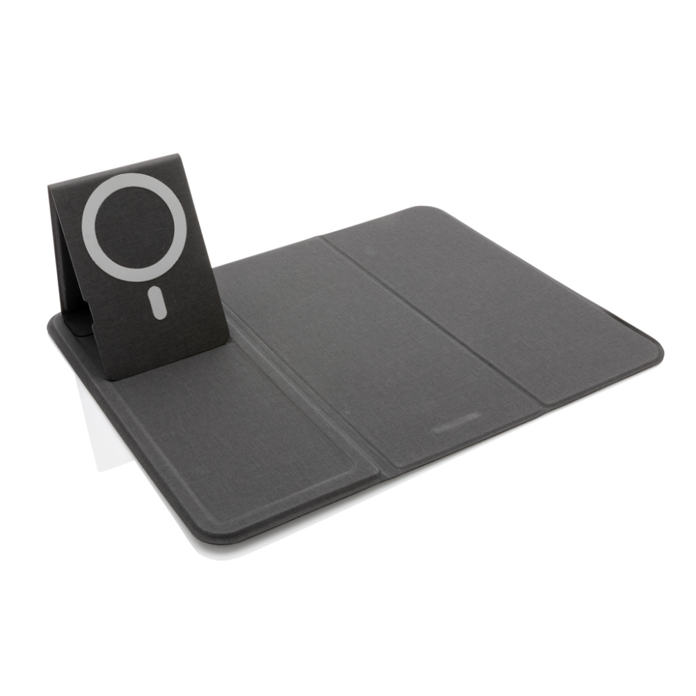 A foldable wireless charging mousepad - Iron Acton
