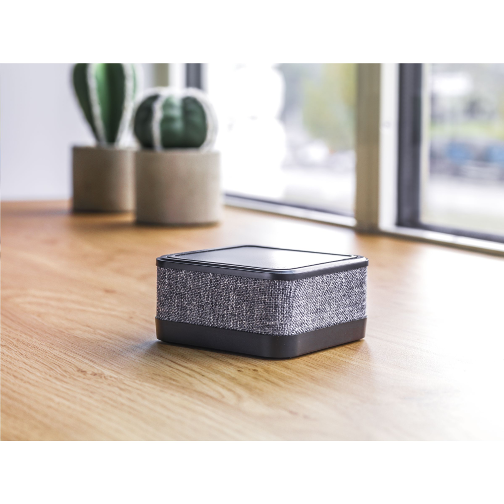 SquareBox speaker met wireless charging