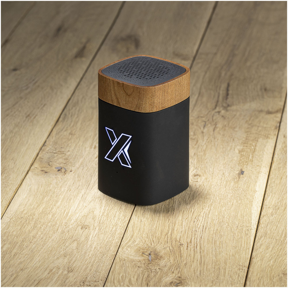 SCX.design S31 speaker 5W voorzien van hout met oplichtend logo