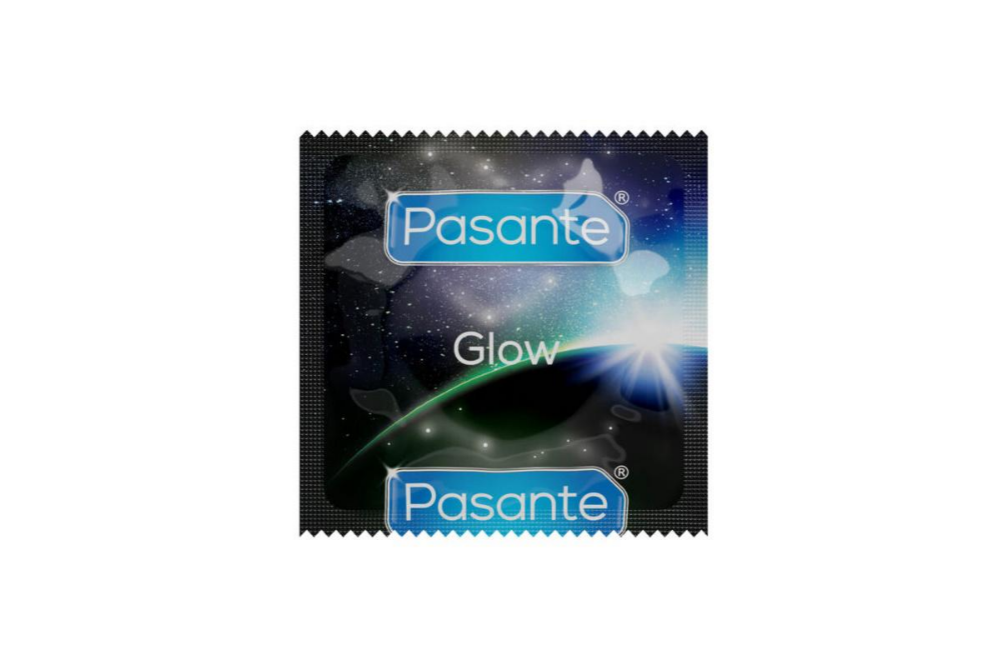 Pasante Glow condooms in pocket